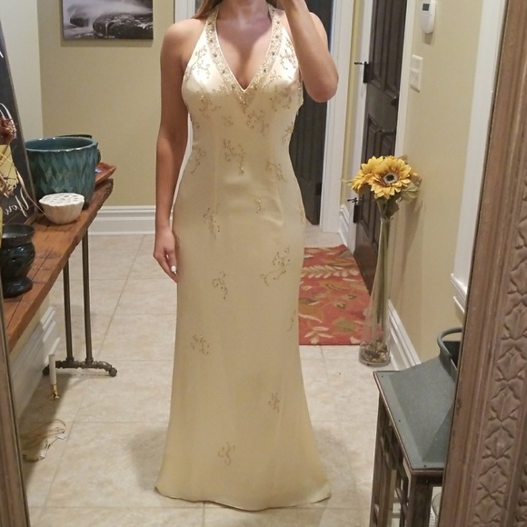 Jovani Dresses & Skirts - Stunning Jovani halter gown